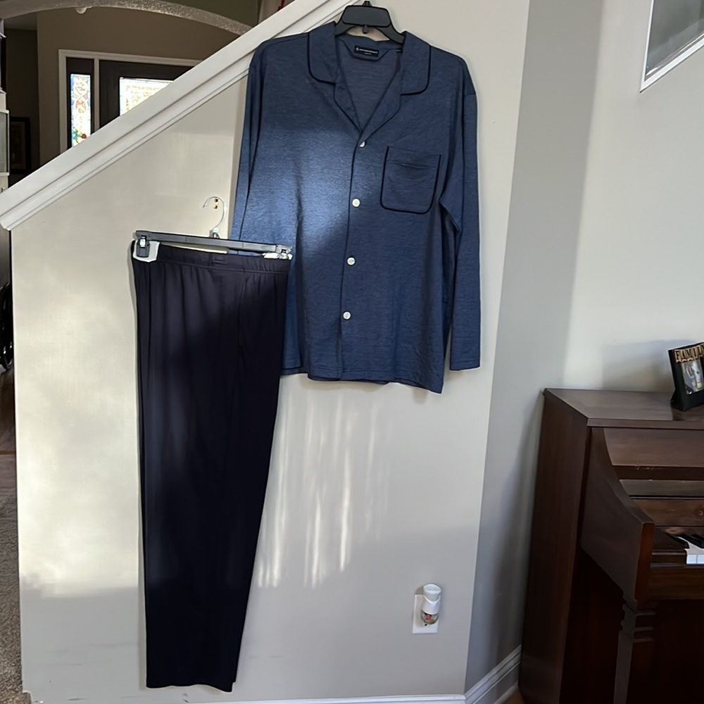 Hart Schaffer Max Two Piece Sleepwear.